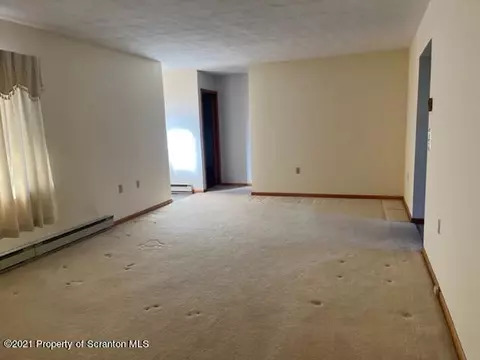 247 Nancy Dr, Scranton, PA 18505 photo 3