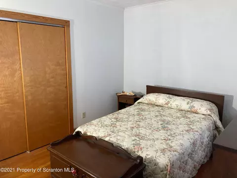 730 E Drinker St, Dunmore, PA 18512 photo 8