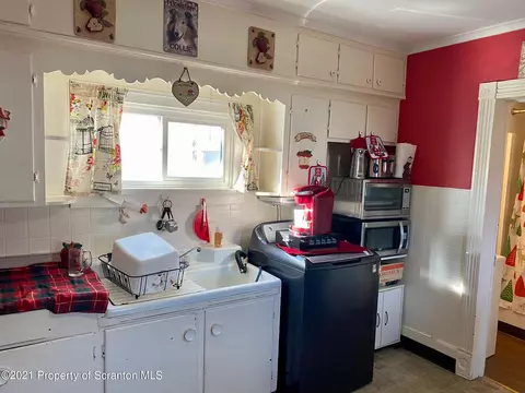 243 Main St, Moosic, PA 18507 photo 7