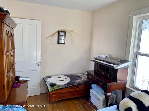 243 Main St, Moosic, PA 18507 photo 12