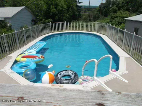 243 Main St, Moosic, PA 18507 photo 17