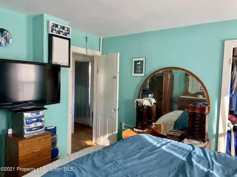 243 Main St, Moosic, PA 18507 photo 9