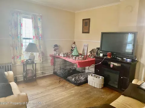 243 Main St, Moosic, PA 18507 photo 2