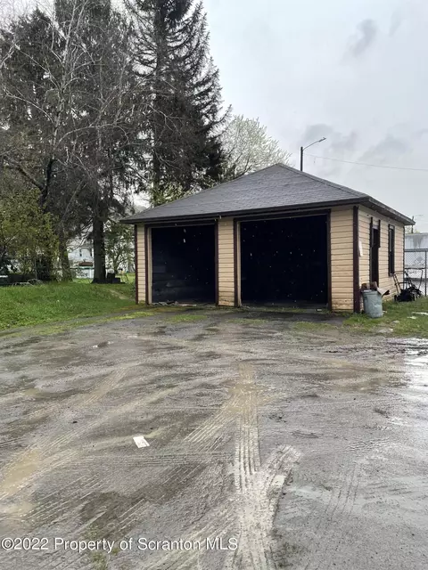 418 N Main St, Simpson, PA 18407 photo 5