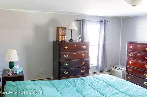 504 E Drinker St, Dunmore, PA 18512 photo 15