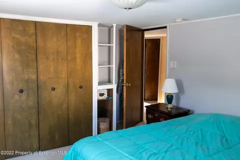 504 E Drinker St, Dunmore, PA 18512 photo 16
