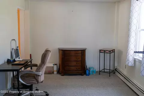 504 E Drinker St, Dunmore, PA 18512 photo 13