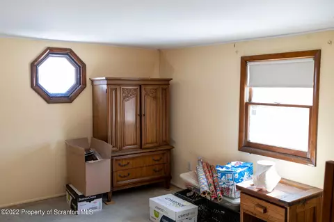 504 E Drinker St, Dunmore, PA 18512 photo 17