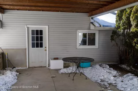 504 E Drinker St, Dunmore, PA 18512 photo 24