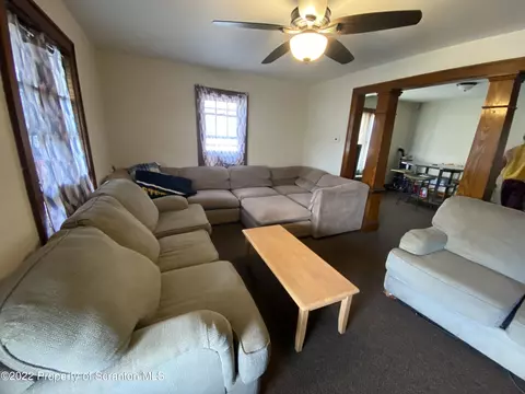 620 E Scott St, Olyphant, PA 18447 photo 3