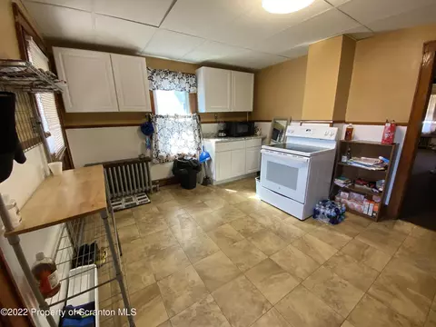620 E Scott St, Olyphant, PA 18447 photo 11