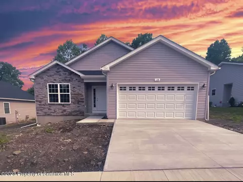 128 Grandview Dr, Pittston, PA 18640