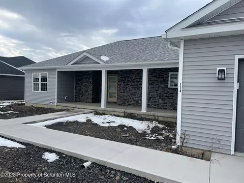 114 Osprey Ln, Archbald, PA 18403
