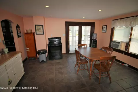 407 Center St, Old Forge, PA 18518 photo 5