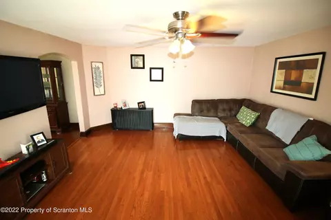 407 Center St, Old Forge, PA 18518 photo 11
