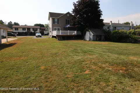 407 Center St, Old Forge, PA 18518 photo 4