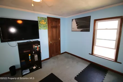 407 Center St, Old Forge, PA 18518 photo 20
