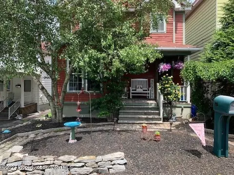 618 E Grant St, Olyphant, PA 18447 photo 2