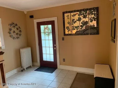 618 E Grant St, Olyphant, PA 18447 photo 6