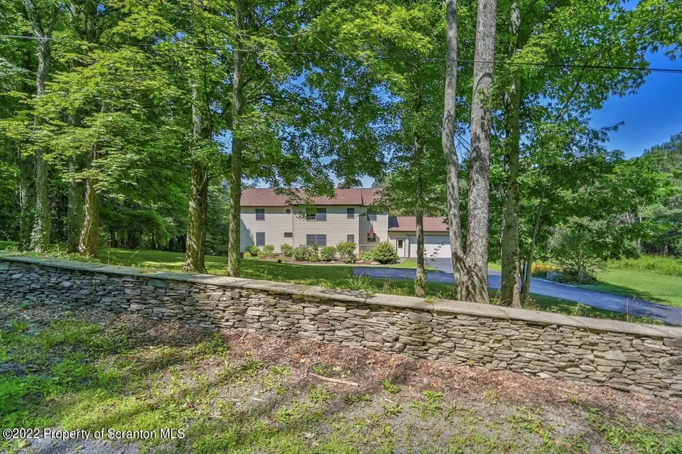  2181 Becks Crossing Rd, Madison Township, PA 18444 photo 1