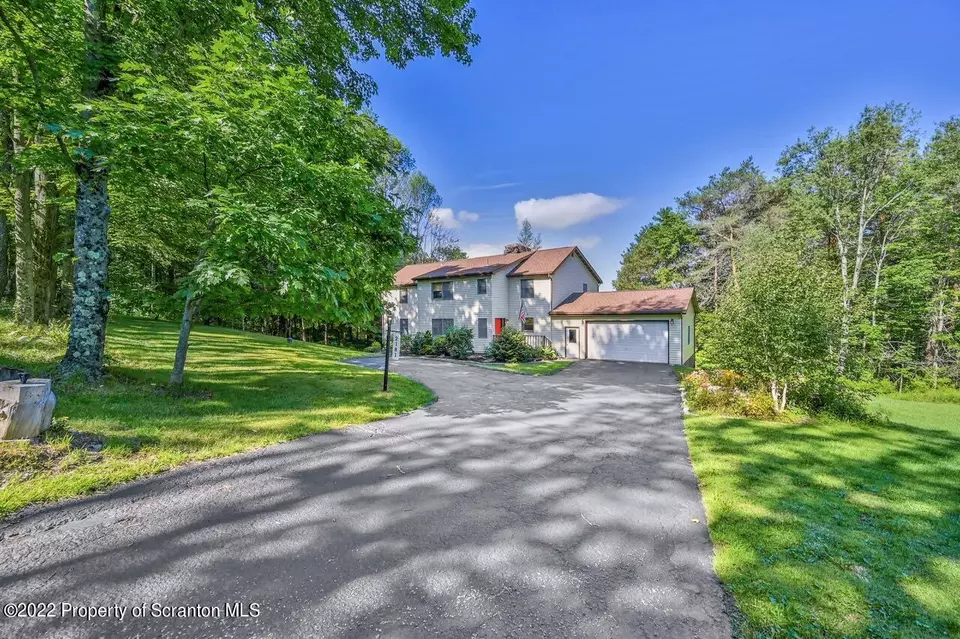  2181 Becks Crossing Rd, Madison Township, PA 18444 photo 5