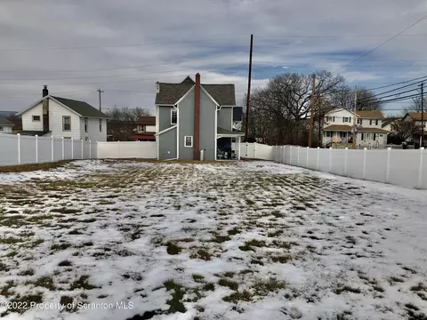 524 Spring St, Moosic, PA 18507 photo 14