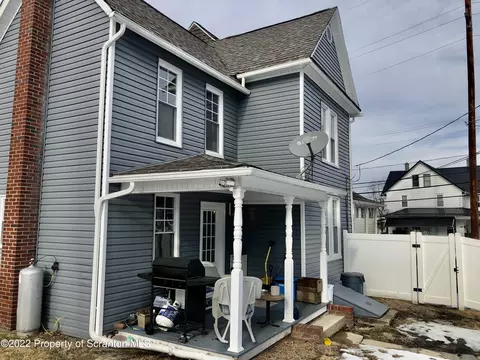524 Spring St, Moosic, PA 18507 photo 17