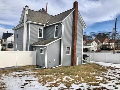 524 Spring St, Moosic, PA 18507 photo 16