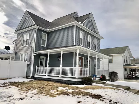 524 Spring St, Moosic, PA 18507 photo 2
