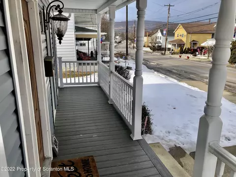 524 Spring St, Moosic, PA 18507 photo 8