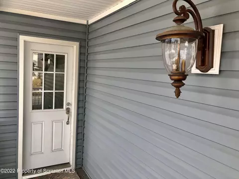 524 Spring St, Moosic, PA 18507 photo 7