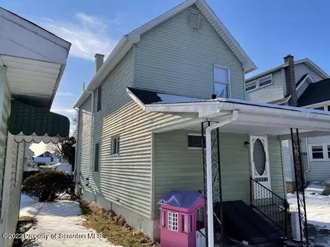 525 Florin St, Scranton, PA 18509 photo 2