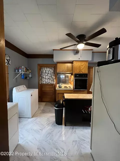 525 Florin St, Scranton, PA 18509 photo 3