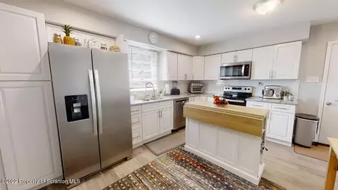 144 Taroli St, Old Forge, PA 18518 photo 6