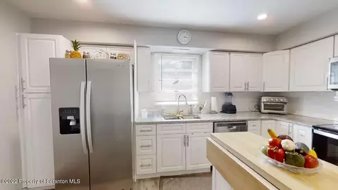 144 Taroli St, Old Forge, PA 18518 photo 7