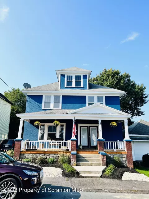 531 E Pine St, Olyphant, PA 18447 photo 2