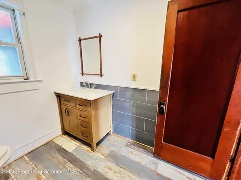 531 E Pine St, Olyphant, PA 18447 photo 59