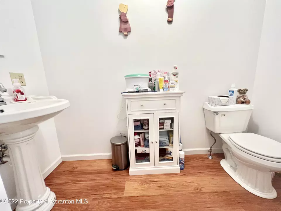  104 Girard Dr, Scranton, PA 18504 photo 8