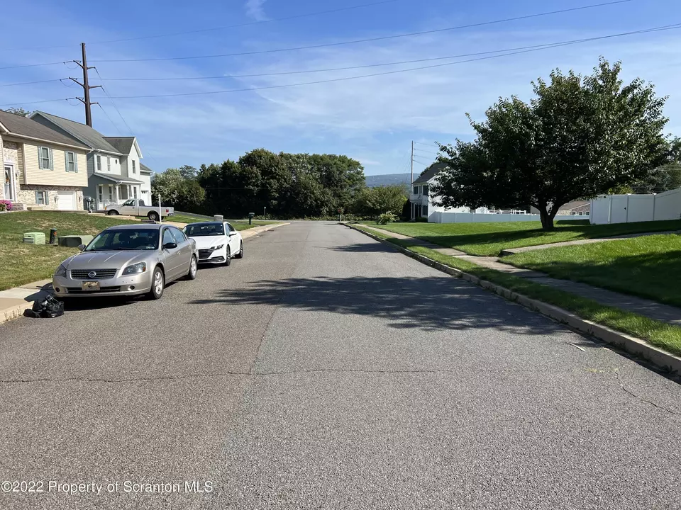  104 Girard Dr, Scranton, PA 18504 photo 31