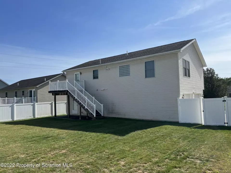  104 Girard Dr, Scranton, PA 18504 photo 26