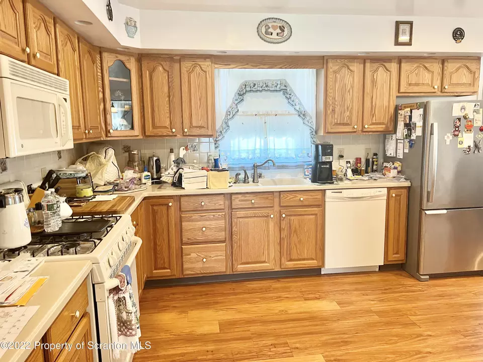  104 Girard Dr, Scranton, PA 18504 photo 5