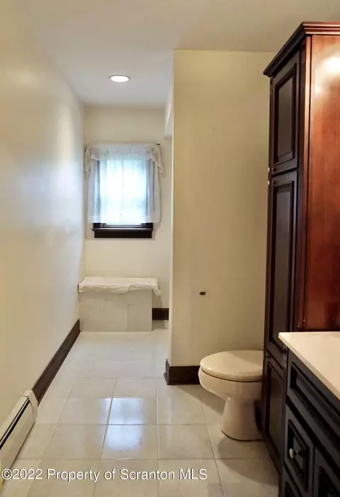 545 E Pine St, Olyphant, PA 18447 photo 30