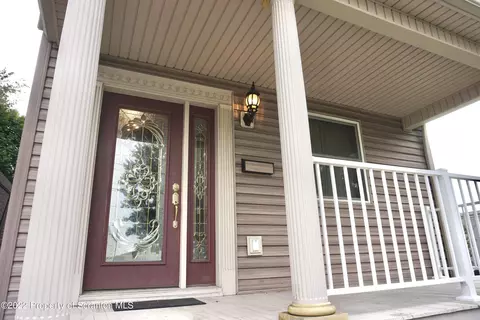545 E Pine St, Olyphant, PA 18447 photo 3