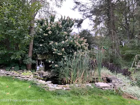 545 E Pine St, Olyphant, PA 18447 photo 32