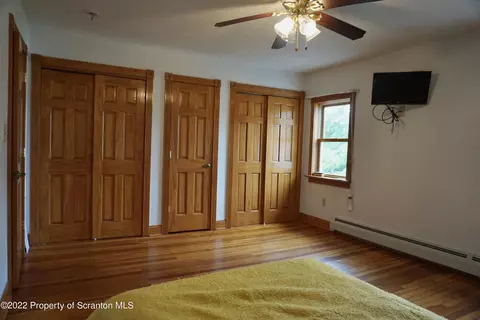 545 E Pine St, Olyphant, PA 18447 photo 27