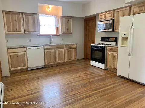 545 E Pine St, Olyphant, PA 18447 photo 16