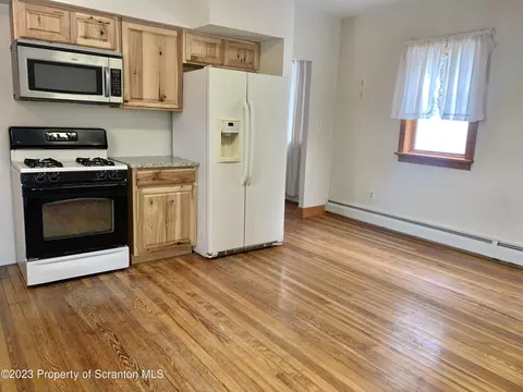 545 E Pine St, Olyphant, PA 18447 photo 17