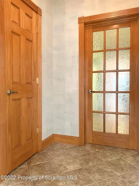 545 E Pine St, Olyphant, PA 18447 photo 20