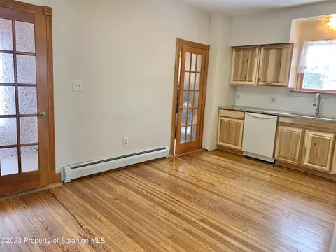 545 E Pine St, Olyphant, PA 18447 photo 14