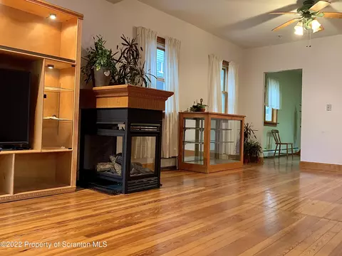 545 E Pine St, Olyphant, PA 18447 photo 12